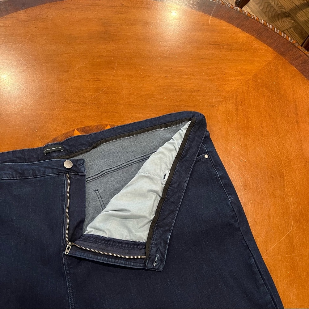 Universal Standard Sava High Rise Flare Jeans Dark Indigo Wash Approximating 30 - Picture 7 of 16